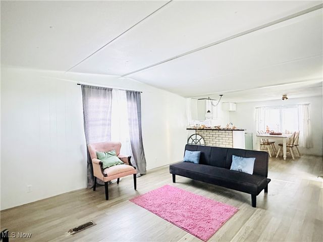 121 Yorktown Drive, Wintersville, OH 43953