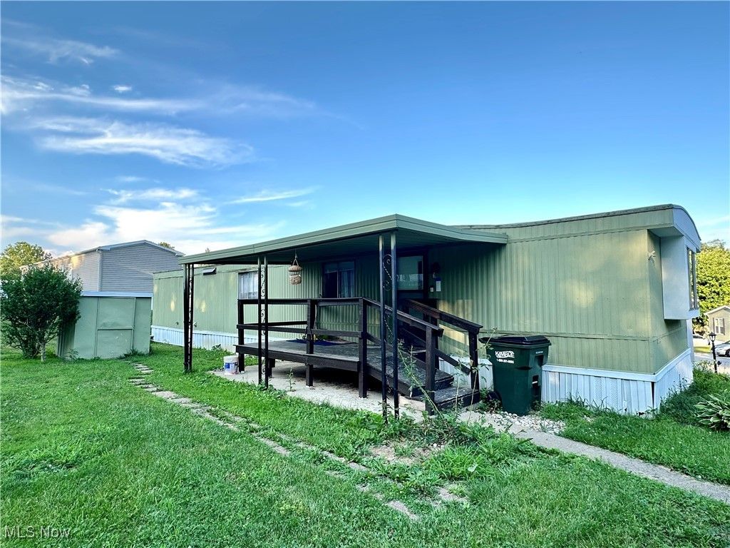 121 Yorktown Drive, Wintersville, OH 43953