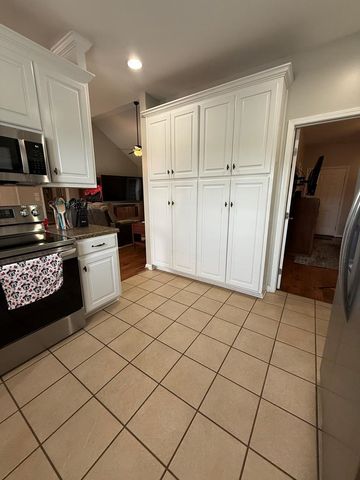 4420 W Cook Rd, Dothan, AL 36301
