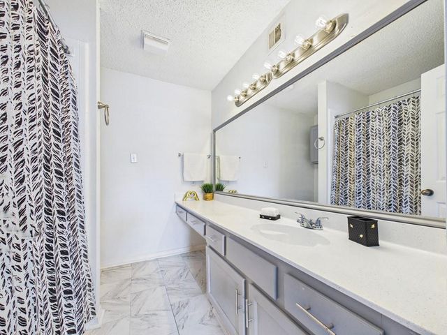 2300 Old Spanish Trail 1117, Houston, TX 77054