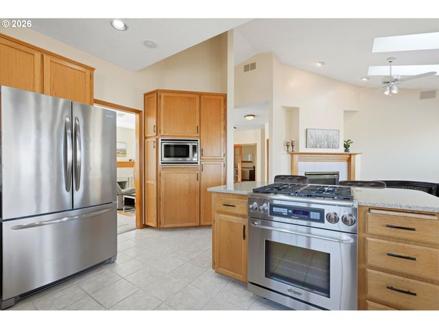 3857 Sw BRITTANY Dr, Gresham, OR 97080