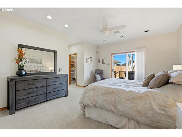 3857 Sw BRITTANY Dr, Gresham, OR 97080