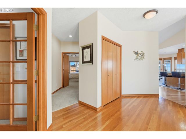 3857 Sw BRITTANY Dr, Gresham, OR 97080