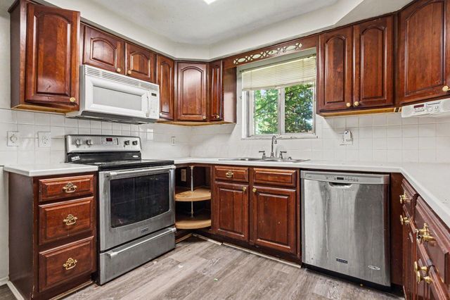2229 Waldorf Road, Columbus, OH 43229