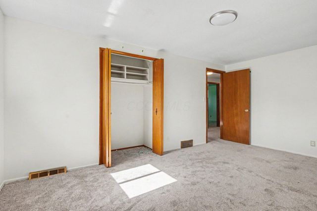 2229 Waldorf Road, Columbus, OH 43229