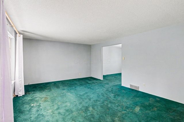 2229 Waldorf Road, Columbus, OH 43229