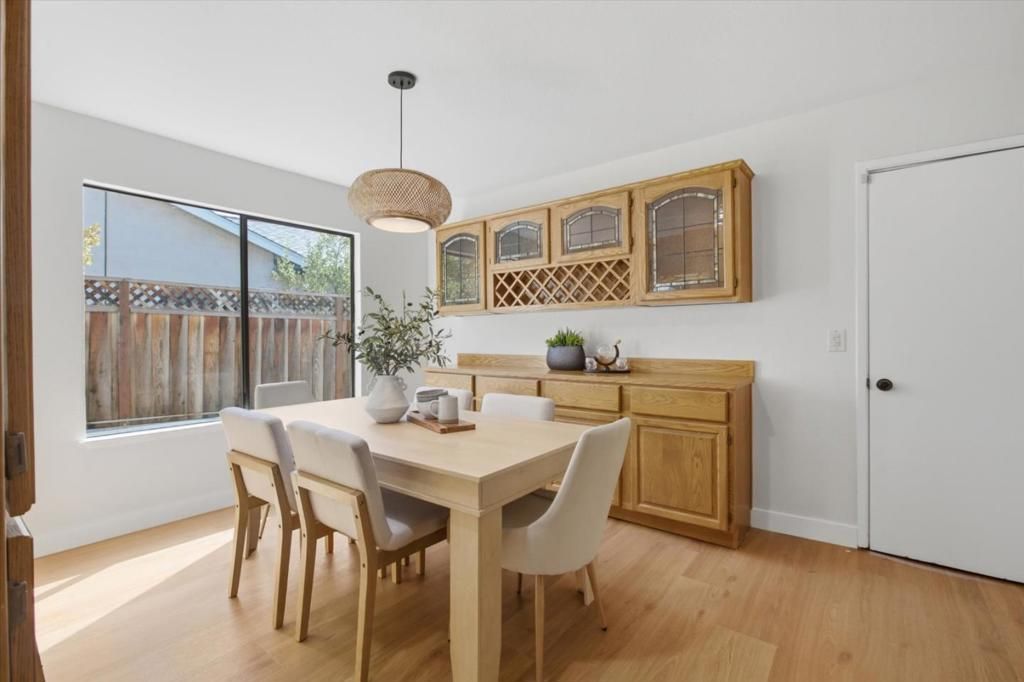 Image 15 of property listing at 452 Heatherbray Court, San Jose, CA 95136