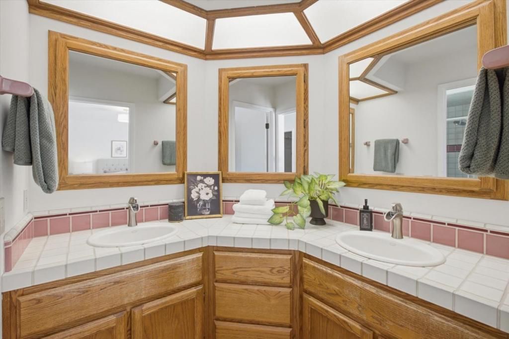 Image 31 of property listing at 452 Heatherbray Court, San Jose, CA 95136