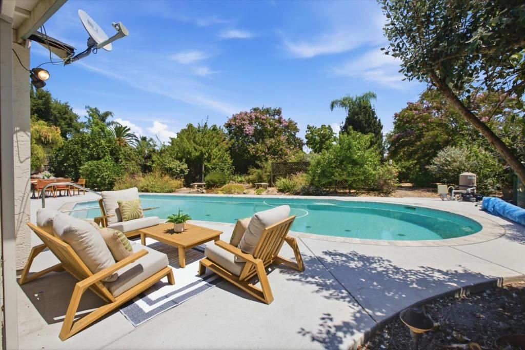 Image 34 of property listing at 452 Heatherbray Court, San Jose, CA 95136
