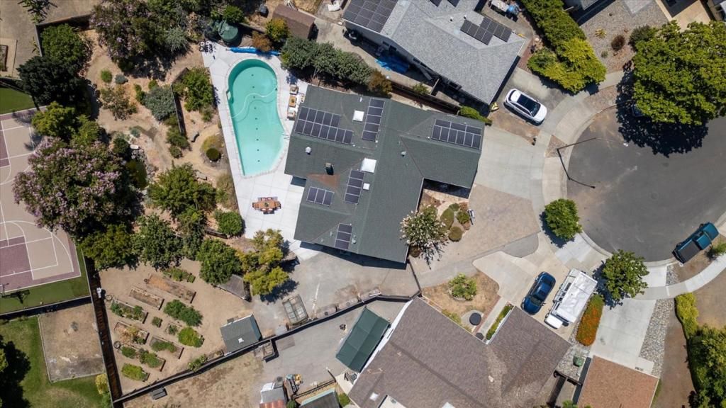 Image 5 of property listing at 452 Heatherbray Court, San Jose, CA 95136