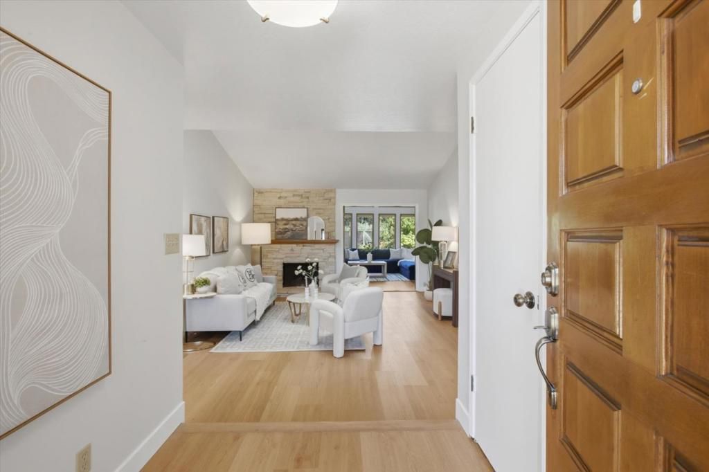 Image 6 of property listing at 452 Heatherbray Court, San Jose, CA 95136