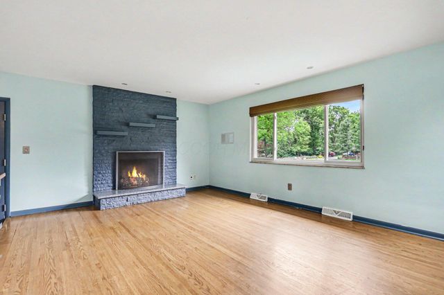 3140 Fishinger Road, Columbus, OH 43221