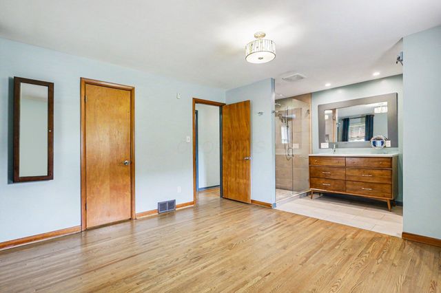 3140 Fishinger Road, Columbus, OH 43221