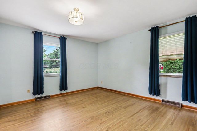 3140 Fishinger Road, Columbus, OH 43221