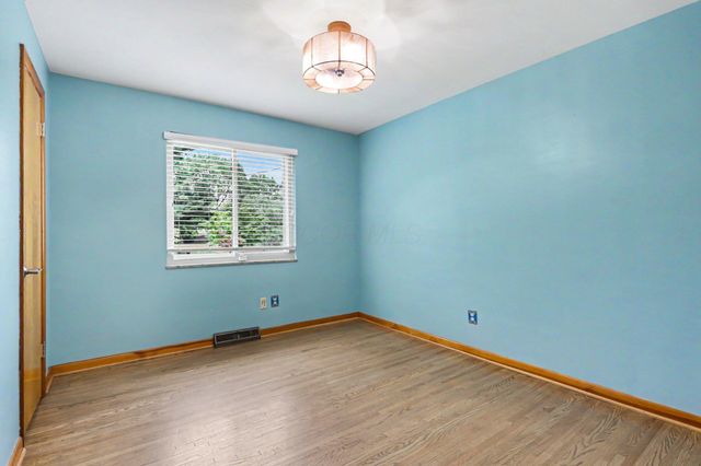 3140 Fishinger Road, Columbus, OH 43221