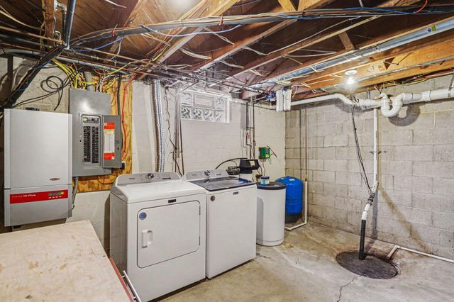 3140 Fishinger Road, Columbus, OH 43221