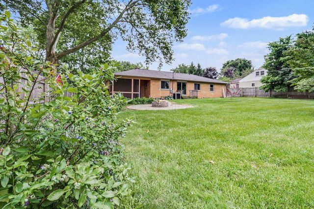 3140 Fishinger Road, Columbus, OH 43221