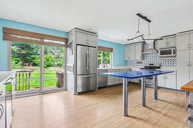 3140 Fishinger Road, Columbus, OH 43221