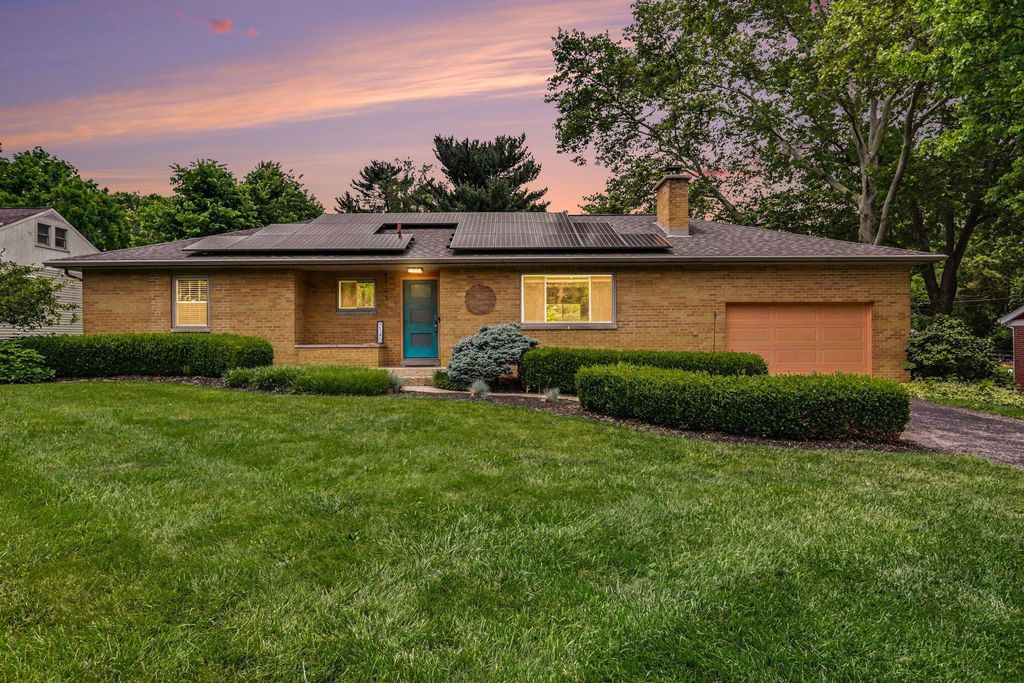 3140 Fishinger Road, Columbus, OH 43221
