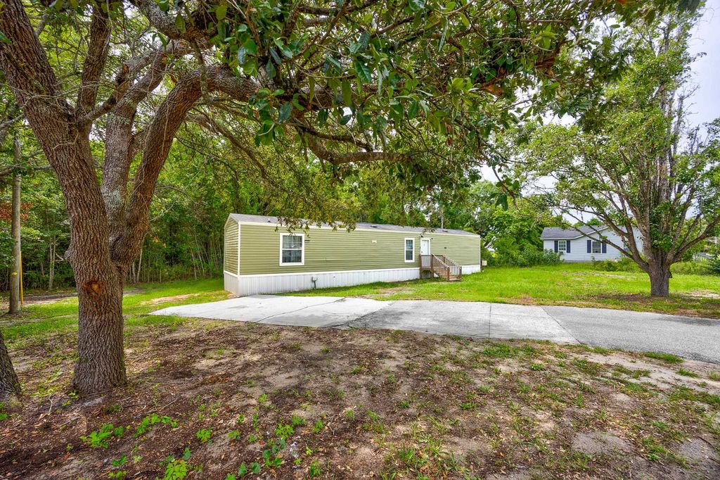 178 C Versie Rd., Little River, SC 29566