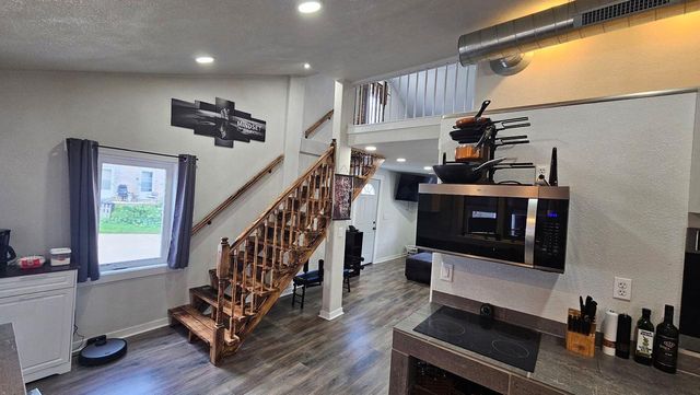 29 E State STREET, Hartford, WI 53027