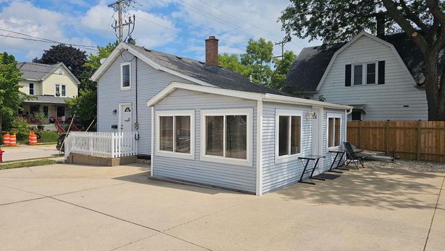 29 E State STREET, Hartford, WI 53027