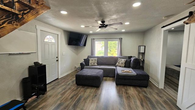 29 E State STREET, Hartford, WI 53027