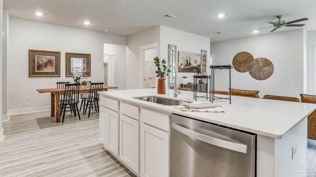 5952 Sargassum Ln, Milton, FL 32583