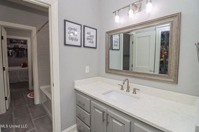 113 Trails End, Flora, MS 39071