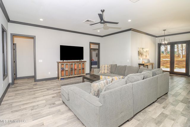 113 Trails End, Flora, MS 39071