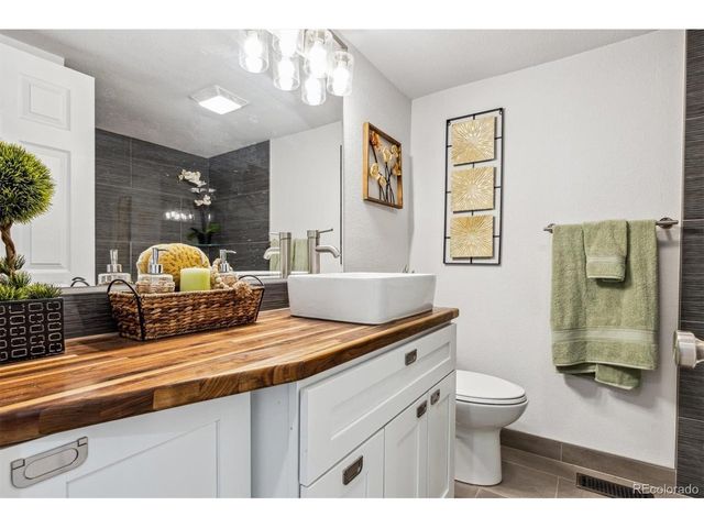 20 S Harlan St, Lakewood, CO 80226