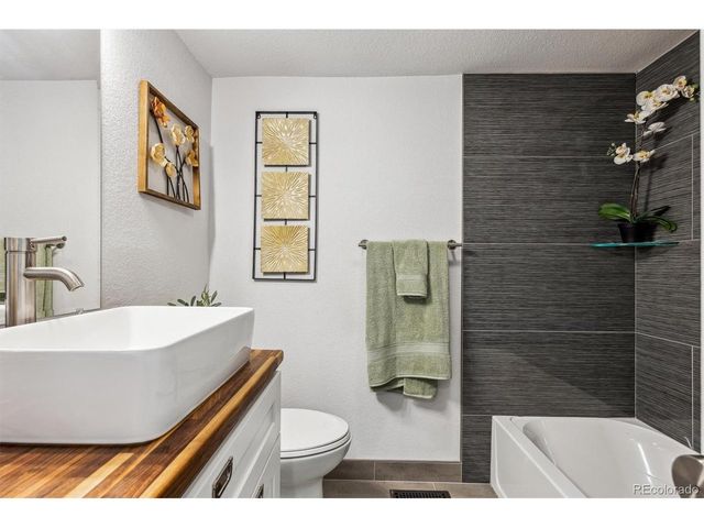 20 S Harlan St, Lakewood, CO 80226