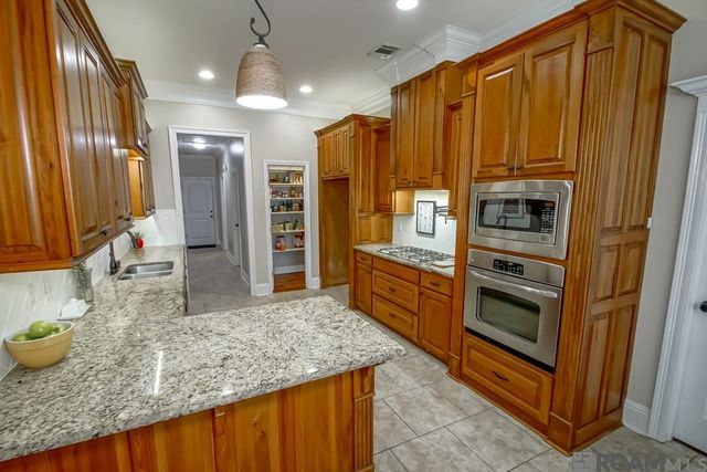 40444 Thomas Ave, Prairieville, LA 70769