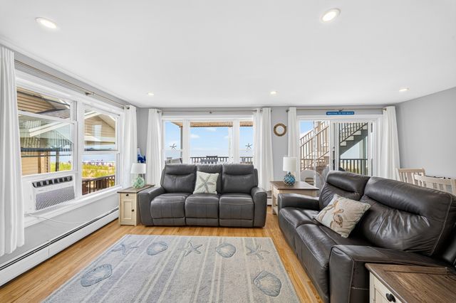 153 Atlantic Ave 1, Salisbury, MA 01952