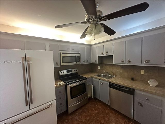 4740 NW 21st St 214, Lauderhill, FL 33313