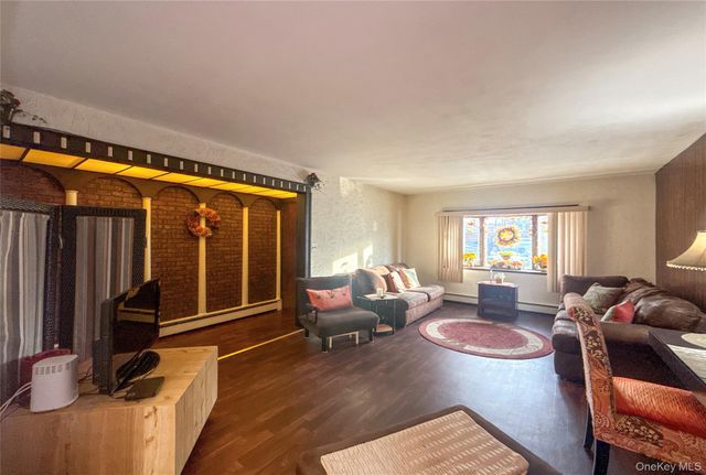 13437 58th Road, Flushing, NY 11355