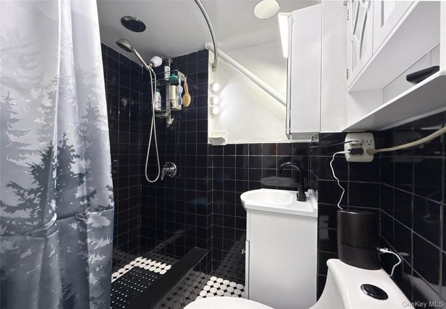 13437 58th Road, Flushing, NY 11355