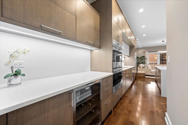 3330 N Clifton Avenue 1, Chicago, IL 60657