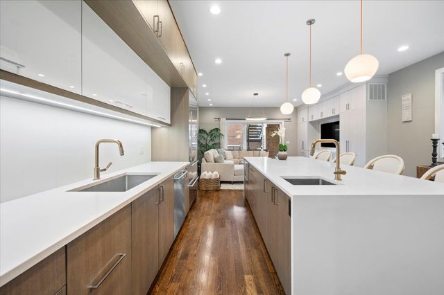 3330 N Clifton Avenue 1, Chicago, IL 60657