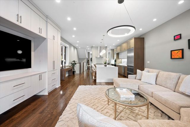 3330 N Clifton Avenue 1, Chicago, IL 60657