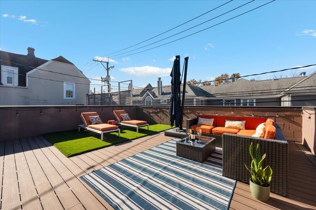 3330 N Clifton Avenue 1, Chicago, IL 60657