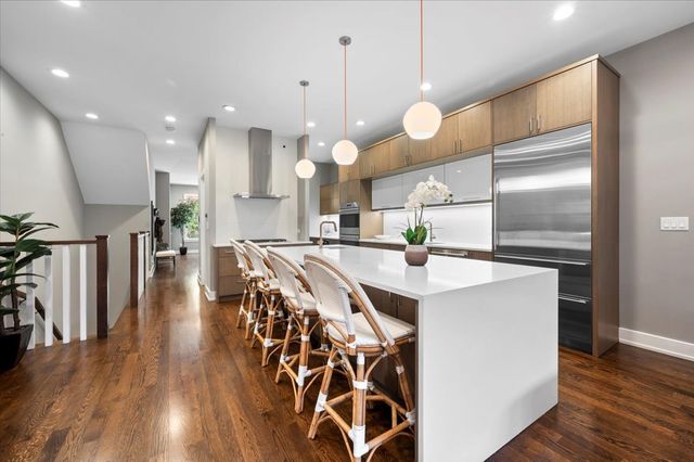 3330 N Clifton Avenue 1, Chicago, IL 60657