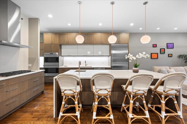 3330 N Clifton Avenue 1, Chicago, IL 60657