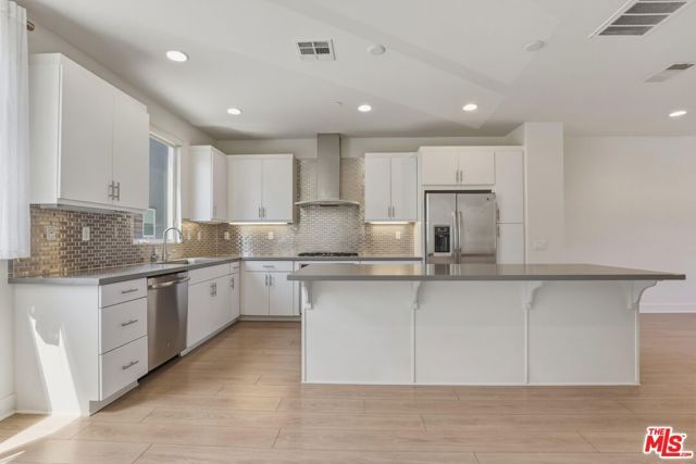 5118 Melrose Avenue, Los Angeles, CA 90038