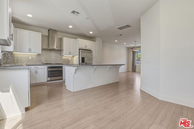 5118 Melrose Avenue, Los Angeles, CA 90038