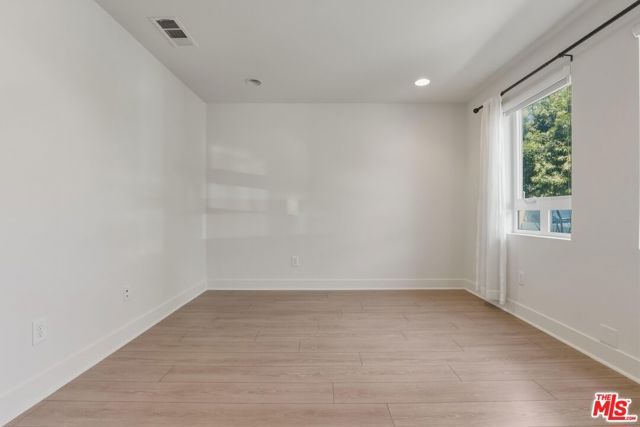 5118 Melrose Avenue, Los Angeles, CA 90038