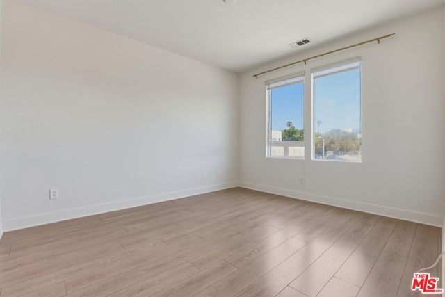 5118 Melrose Avenue, Los Angeles, CA 90038