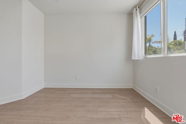 5118 Melrose Avenue, Los Angeles, CA 90038