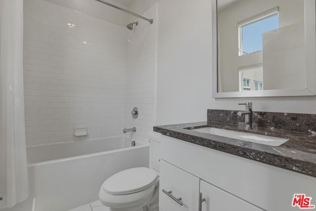 5118 Melrose Avenue, Los Angeles, CA 90038