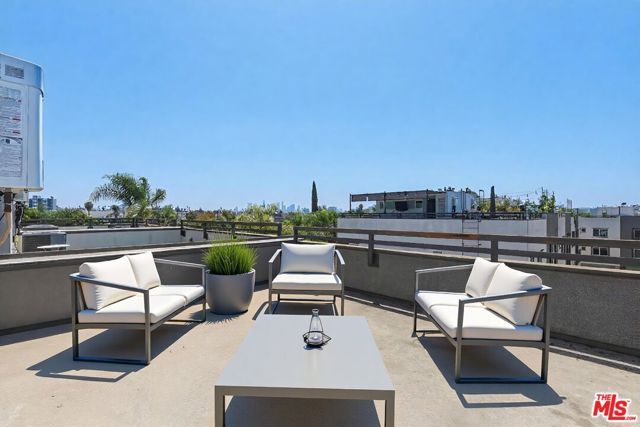 5118 Melrose Avenue, Los Angeles, CA 90038